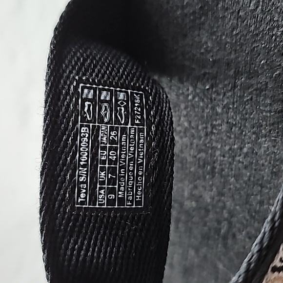 GUC Teva sandals size 9 - Picture 3 of 4